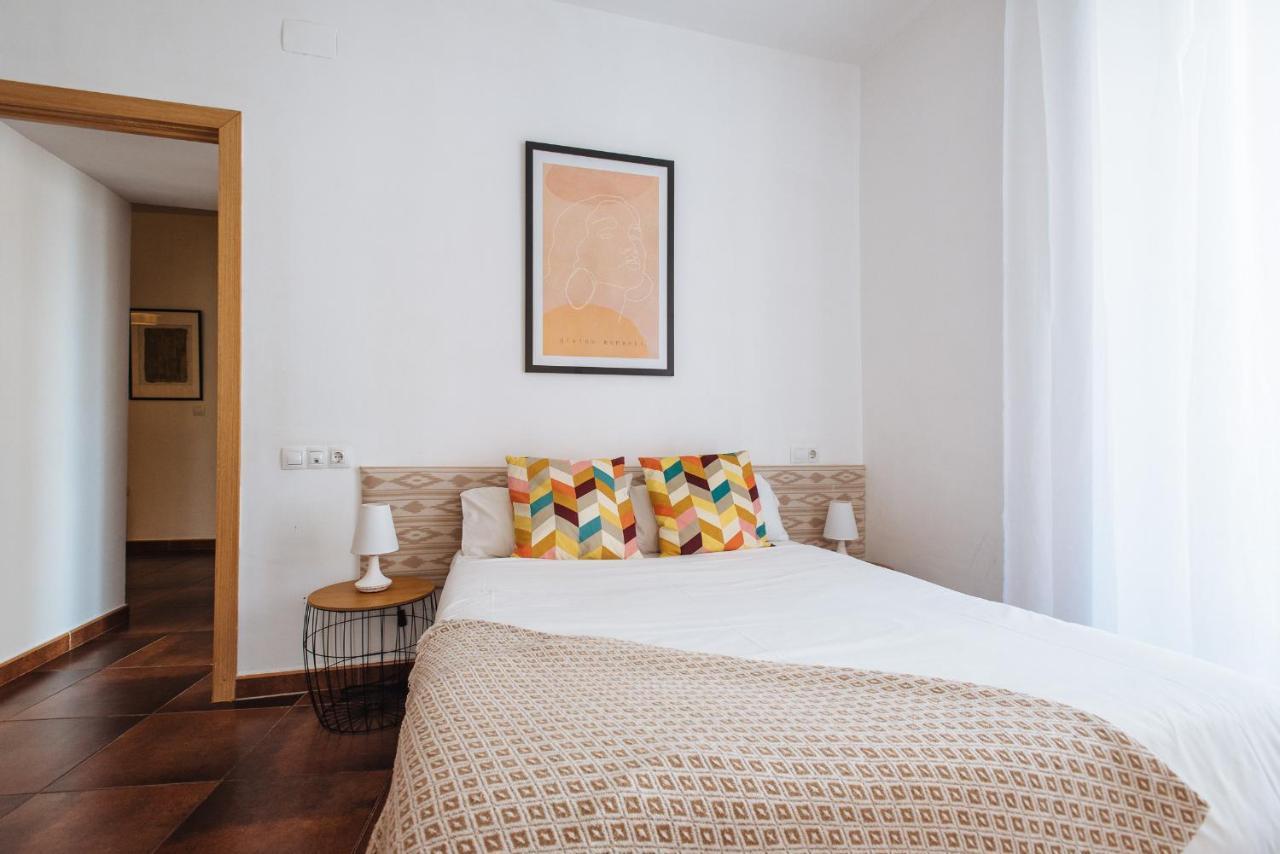 Homeyseville- Bright Apartment At Santa Cruz 6 Pax, Parking Optional Экстерьер фото