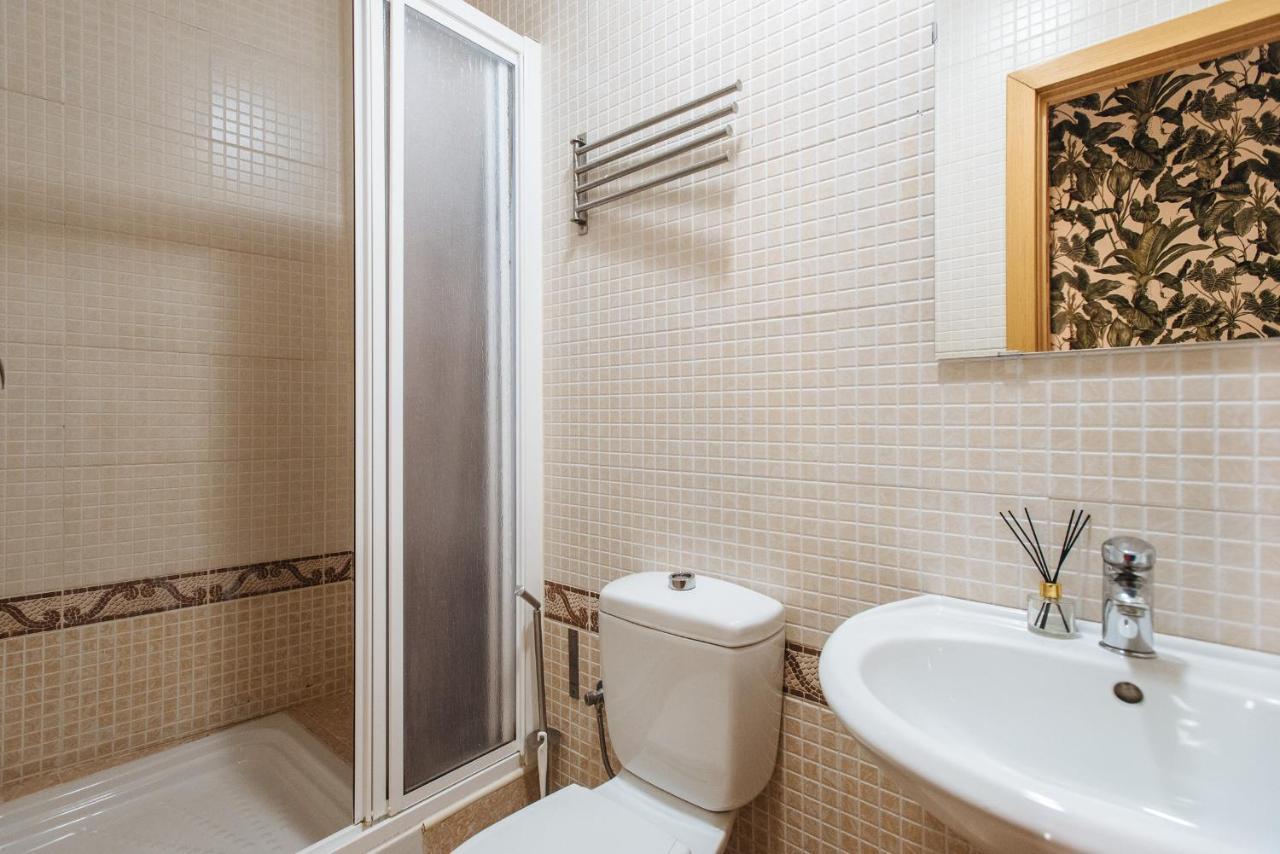 Homeyseville- Bright Apartment At Santa Cruz 6 Pax, Parking Optional Экстерьер фото