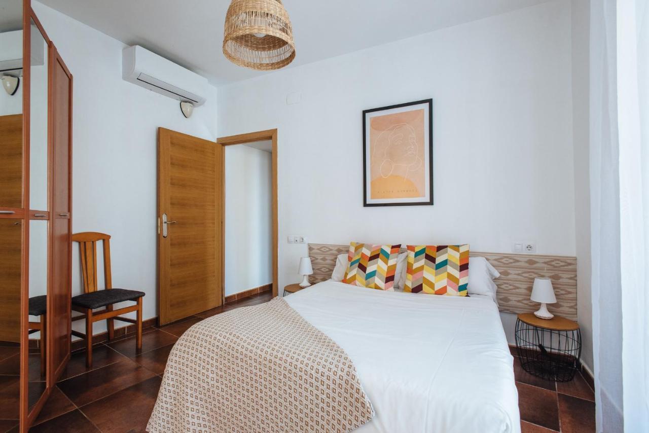 Homeyseville- Bright Apartment At Santa Cruz 6 Pax, Parking Optional Экстерьер фото