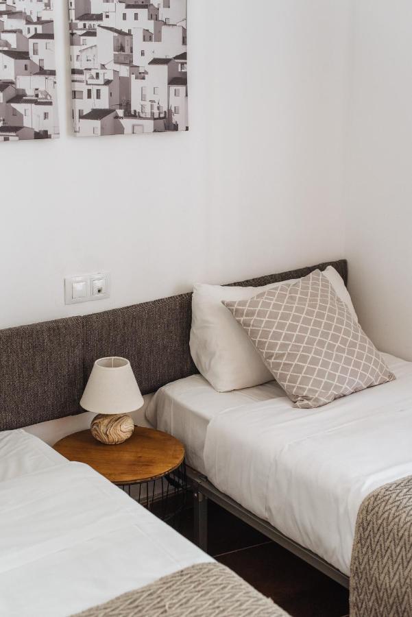 Homeyseville- Bright Apartment At Santa Cruz 6 Pax, Parking Optional Экстерьер фото