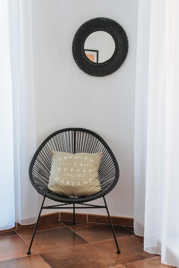 Homeyseville- Bright Apartment At Santa Cruz 6 Pax, Parking Optional Экстерьер фото
