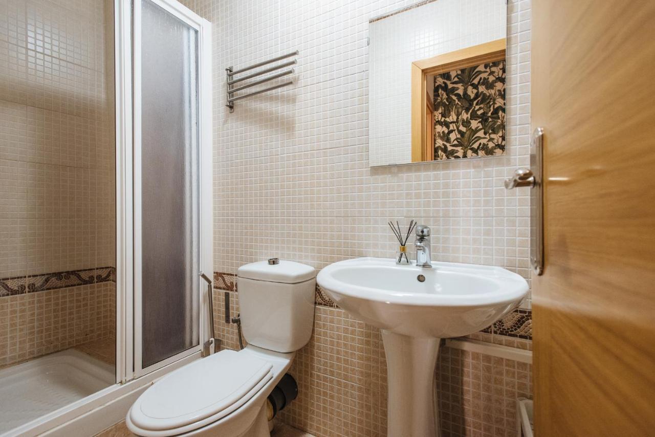 Homeyseville- Bright Apartment At Santa Cruz 6 Pax, Parking Optional Экстерьер фото