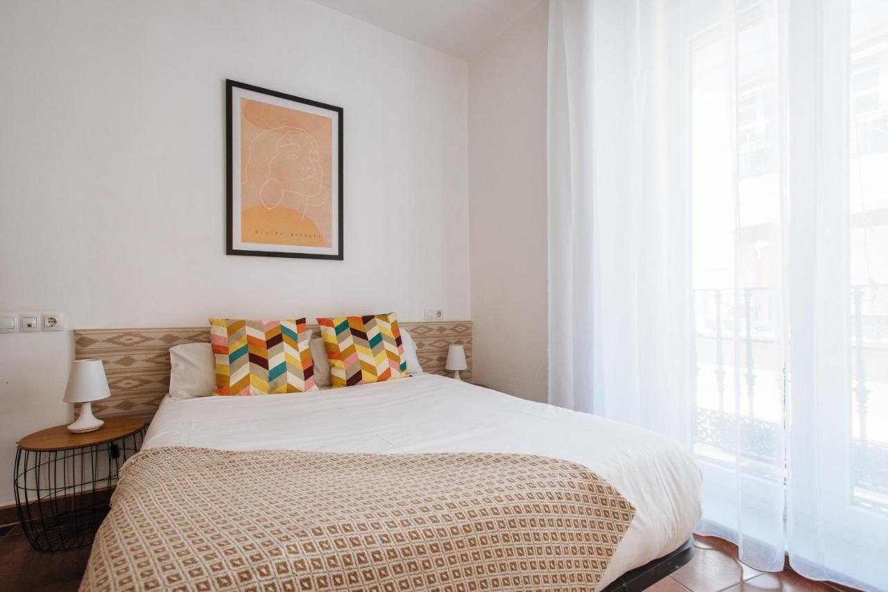 Homeyseville- Bright Apartment At Santa Cruz 6 Pax, Parking Optional Экстерьер фото