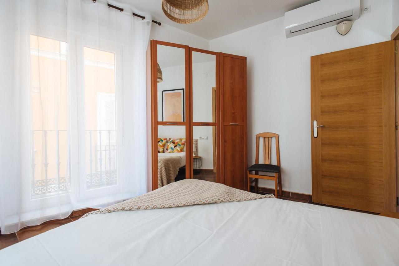 Homeyseville- Bright Apartment At Santa Cruz 6 Pax, Parking Optional Экстерьер фото
