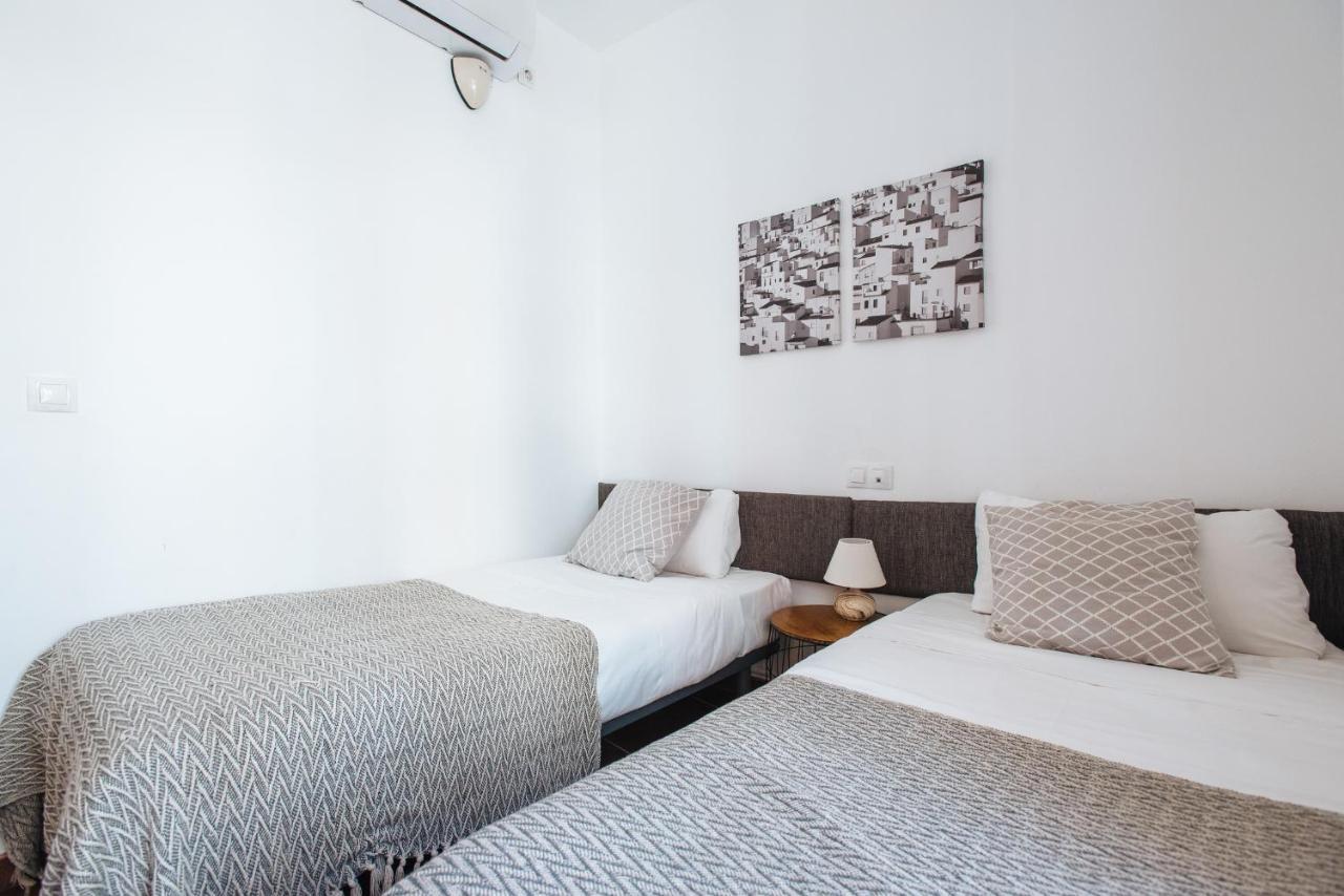 Homeyseville- Bright Apartment At Santa Cruz 6 Pax, Parking Optional Экстерьер фото