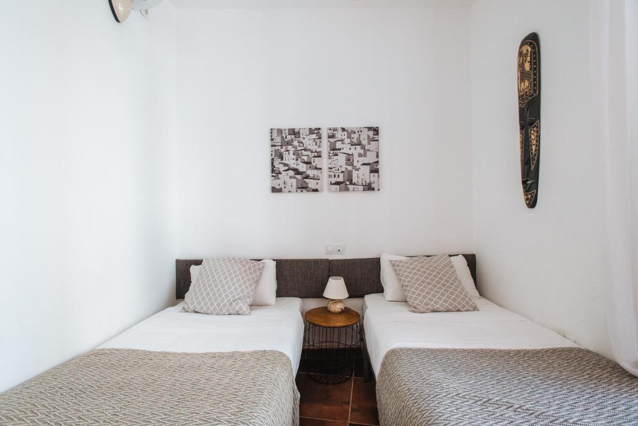 Homeyseville- Bright Apartment At Santa Cruz 6 Pax, Parking Optional Экстерьер фото